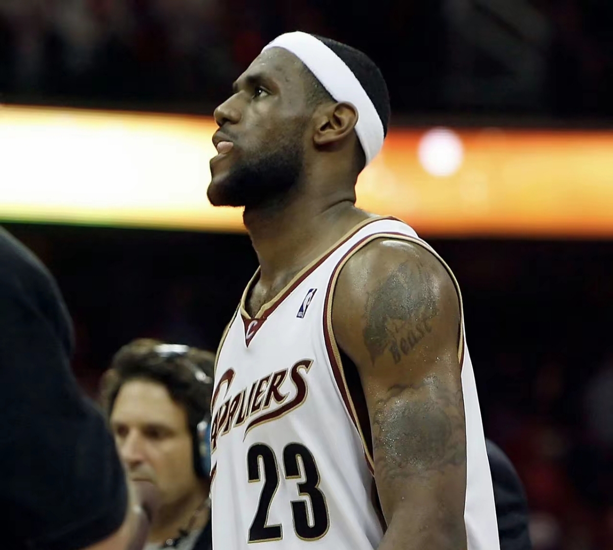 九游娱乐网站-当红球星一人独得分，带队获胜