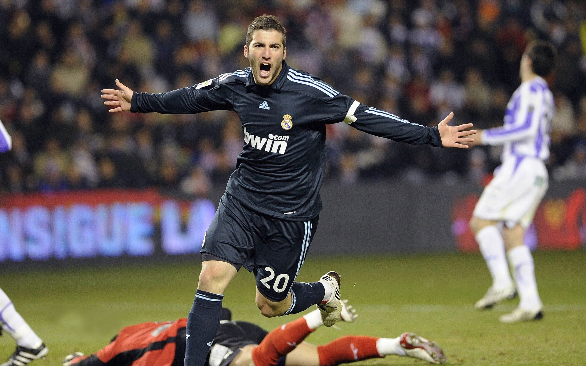 九游VIP-步行者爆冷猛龙,拉梅洛·鲍尔如何成为关键先生